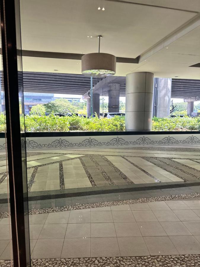 81 Newport Condominium Cluster 5 3A By Rechelle Nunag Pasay Eksteriør billede